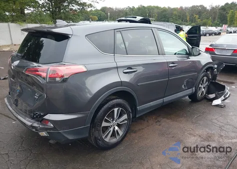 2018 Toyota Rav4 Xle z USA, uszkodzony, nr VIN 2T3RFREV2JW790087